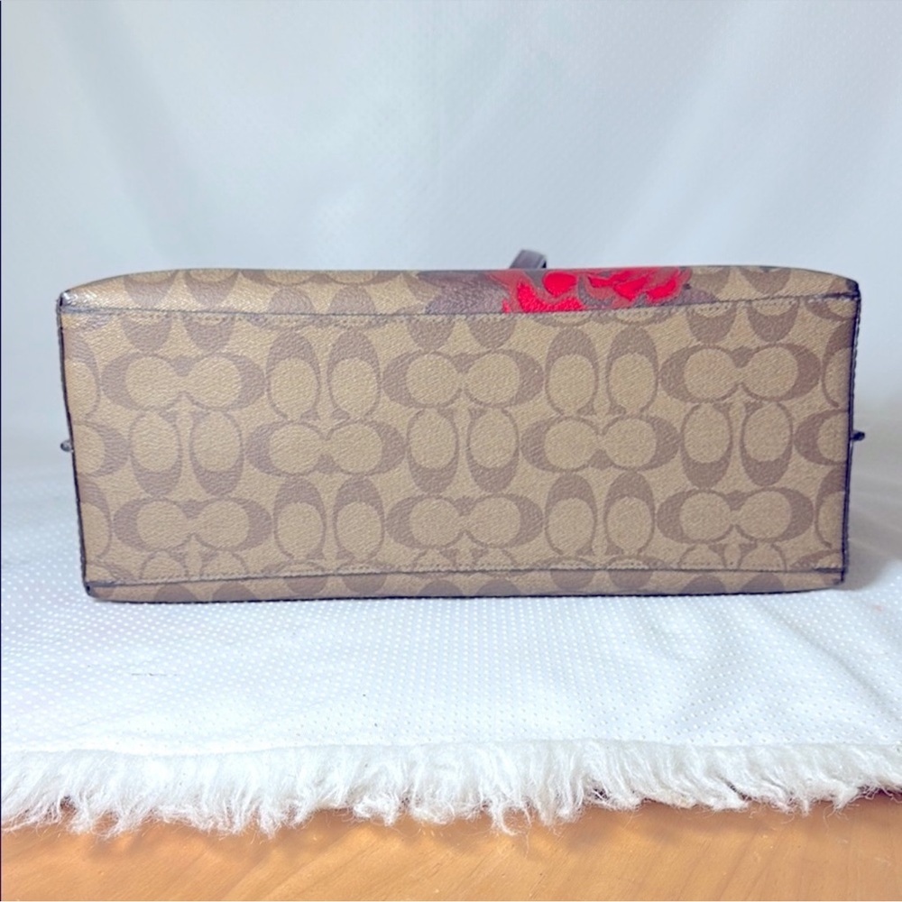 Coach Mollie Floral Tote Bag with Signature Style - Picture 7 of 14